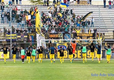 Tifosi gialloblù alla sindaca di Viterbo: 