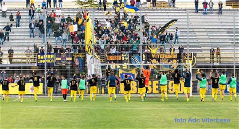 Tifosi gialloblù alla sindaca di Viterbo: 
